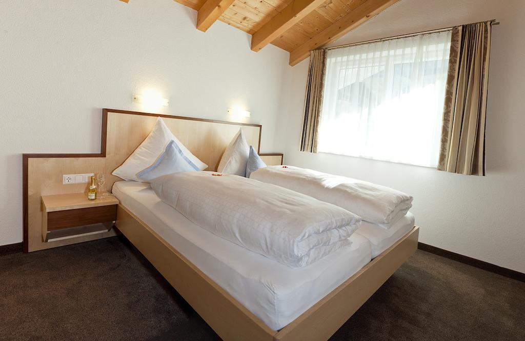 Alpina Appartements Nauders Kamer foto