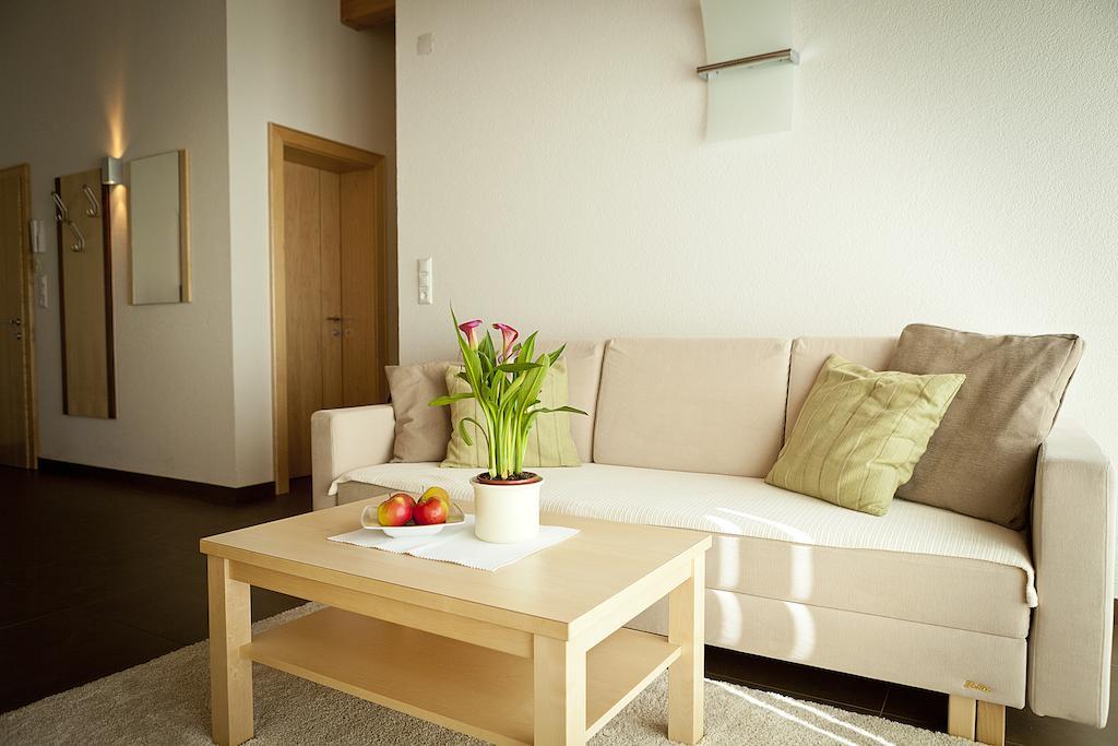 Alpina Appartements Nauders Kamer foto