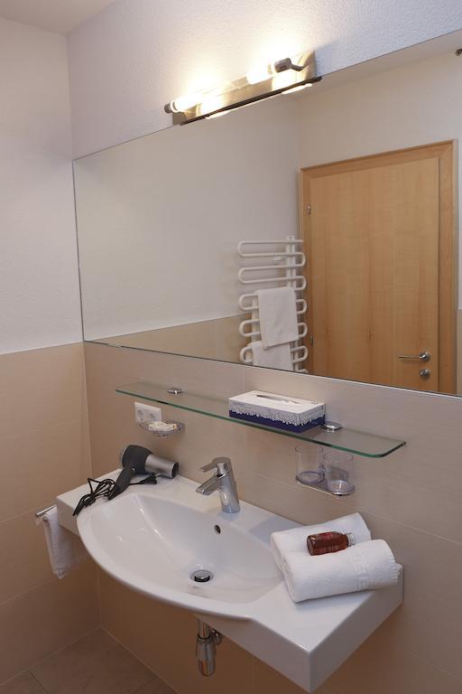 Alpina Appartements Nauders Kamer foto